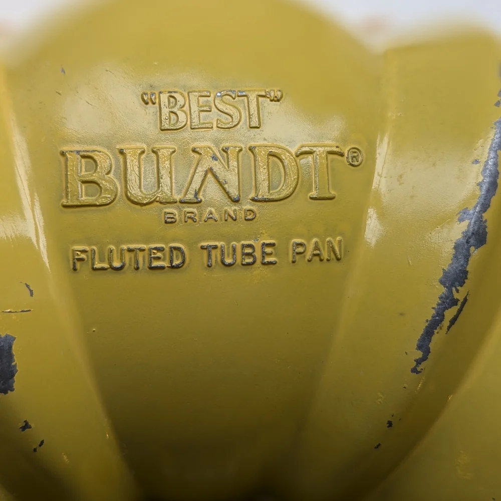 Vintage Nortic Ware Yellow Bundt Cake Pan NWOT Retro Heavy 10